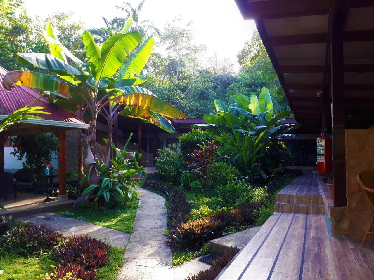 Playa Bluff Lodge Bocas del Toro Exterior photo