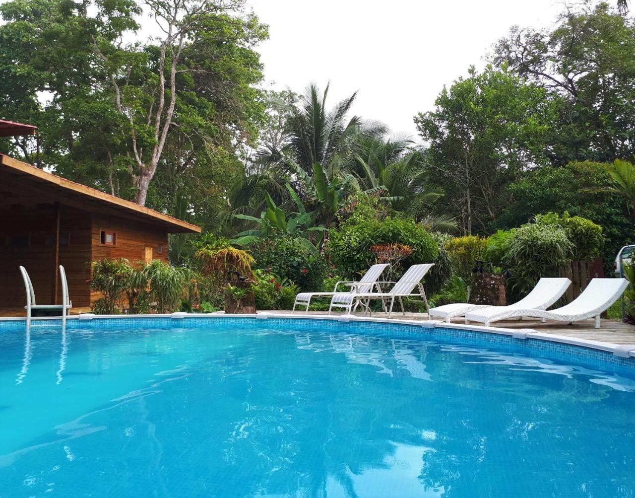 Playa Bluff Lodge Bocas del Toro Exterior photo